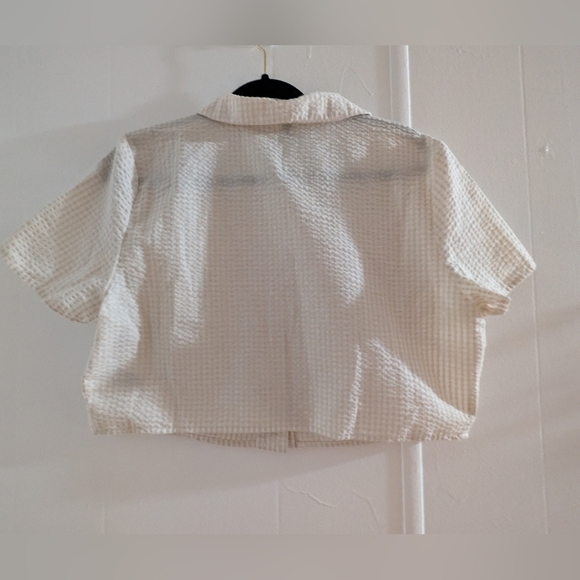 H&M Divided Cream Textured Button-Down Shirt - Picture 4 of 12